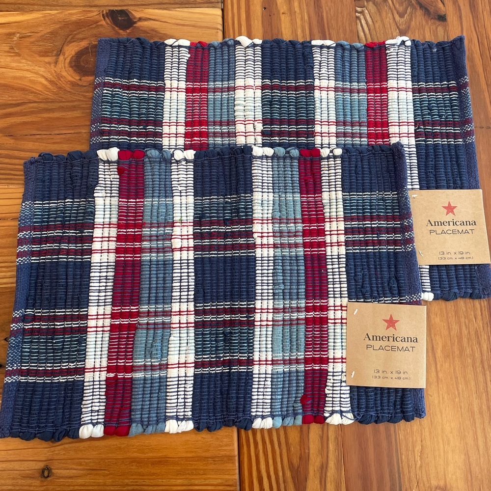 NWT Set of 2 Americana Placemats (13 x 19 inches each)